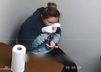 T2704011 El Ases no No Se Da Cuenta De Que Acaba De Tirar El Cu rpo La Cámara part2