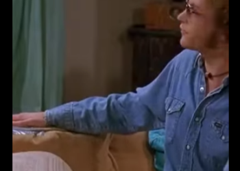 T3814 Not you Steven!! #that70sshow part2