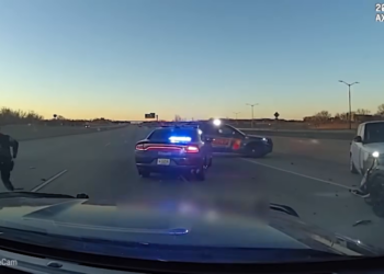 T2504014 Cuando Los Policías Se Enfrentan Grandes part2