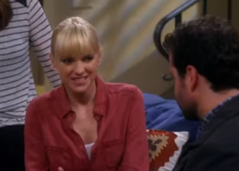 T3033002 Violet Year Old Boyfriend Wants to Propose part2