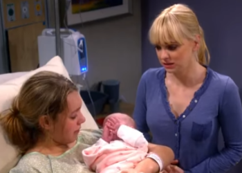 T3033016 Violet Says Goodbye to Her Baby Mom part2