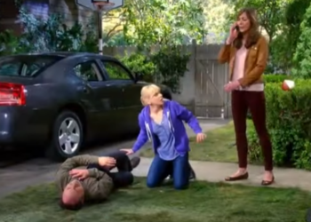 T0233004 Bonnie Gives Her Ex Heart Attack Mom part2