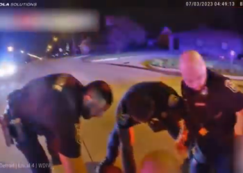 T0304017 Cuando Los Policías Salvan Gente De Los part2