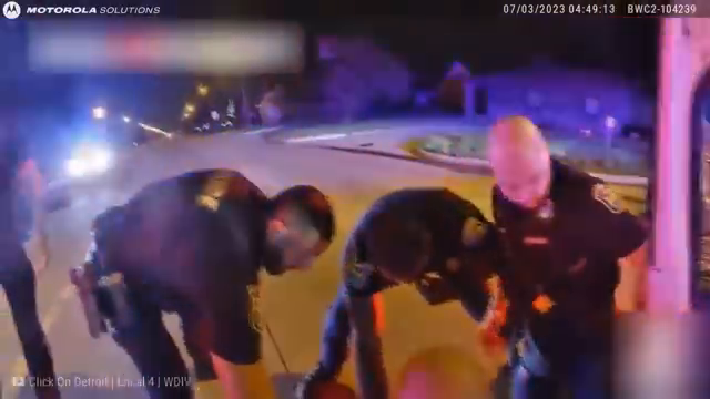 T0304017 Cuando Los Policías Salvan Gente De Los part2