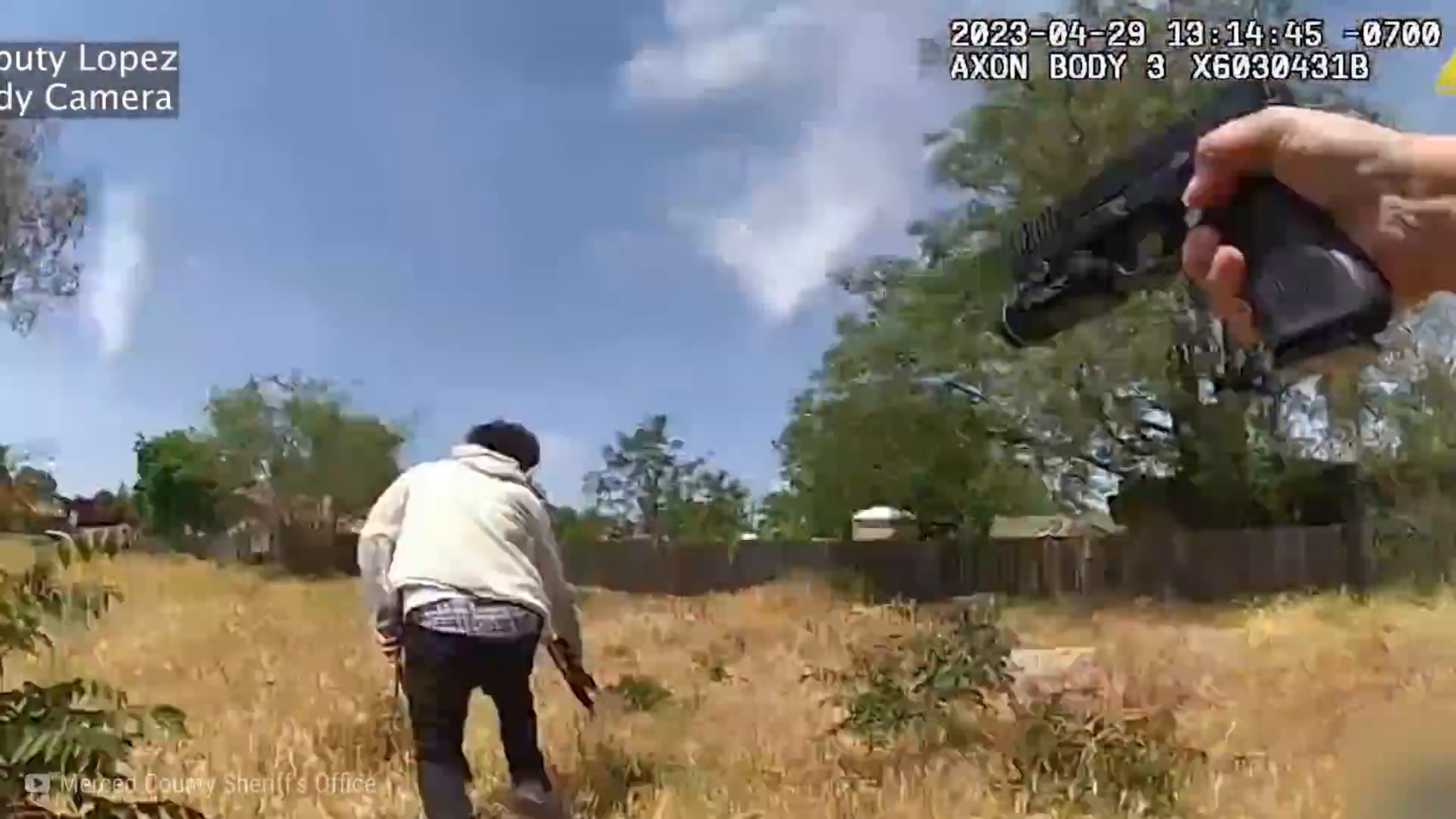 T1804018 Cuando Los Niños Apuntan Con Armas A Los Policías part2