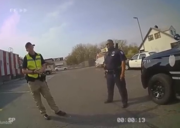 T1404013 Cuando Los Falsos Policías Se Dan Cuenta De Que Ha part2