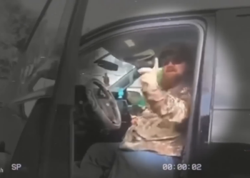 T0104009 Cuando Los Polici as Se Dan Cuenta De Que Su Coleg part2