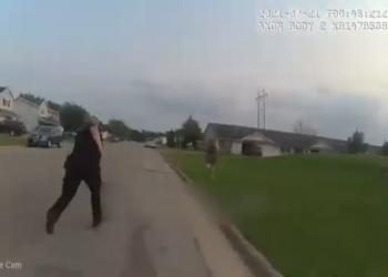 T1404019 Cuando La Gente Engreída Piensa Que No Puede Ser part2