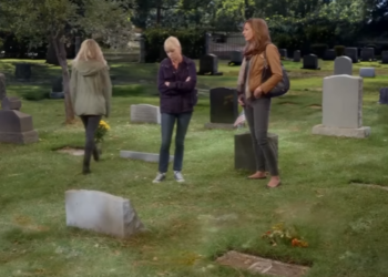 T0133005 Christy Brings Violet to her Dad Grave Mom part2