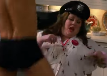 T0336008 Molly Gets Surprise Stripper Mike Molly part2