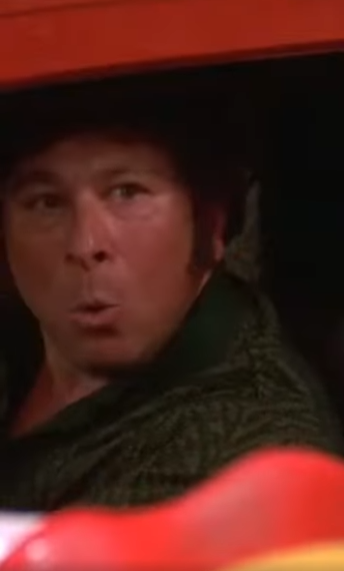 T0337018 Bob Gets Into An Argument Fasto That70sShow part2