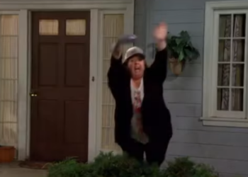 T0636001 Molly Snoops on her Neighbor Writing part2