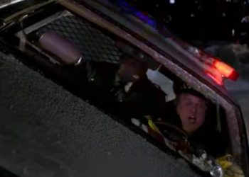 T0636002 Mike Carl Being Buds Mike Molly part2