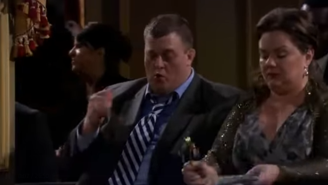 T0636004 Mike Molly Road to Love Mike Mol part2