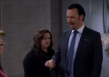 T1036006 Molly Peggy Get Book Deal Mike Molly part2