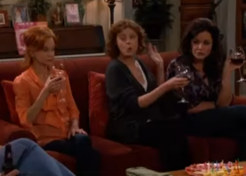 T1036021 Molly Favorite Author Tears Her Family Apart part2