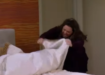 T1036024 Joyce Tries to Stop Molly Gambling Mike part2