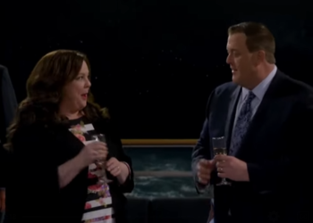 T1436034 Mike Carl Big Fight Mike Molly part2