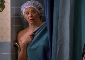 T1436047 Mike Slips in Bathroom Mike Molly part2