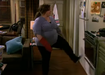 T0336002 Molly vs. Mike Crappy Apartment Mike Molly part2