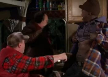 T0336006 Mike Cheers Up Carl After His Breakup Mike Mol part2