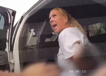 T1304005 Cuando Policías Se Enfrentan Familias COMPLETAS. part2