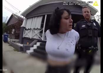 T1004006 Cuando Policías Héroes Salvan Hombres De part2