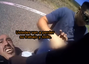 T0704015 Cuando Valientes Ciudadanos Ayudan Salvar Polici part2