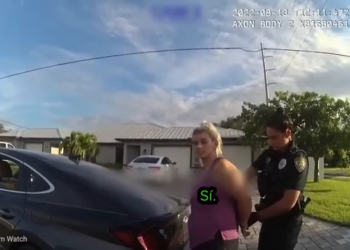 T1304015 ARRESTO INSÓLITO Los Policías No Pueden Creer Es part2