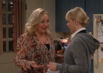 T1033005 Funniest Scenes Season Mom part2