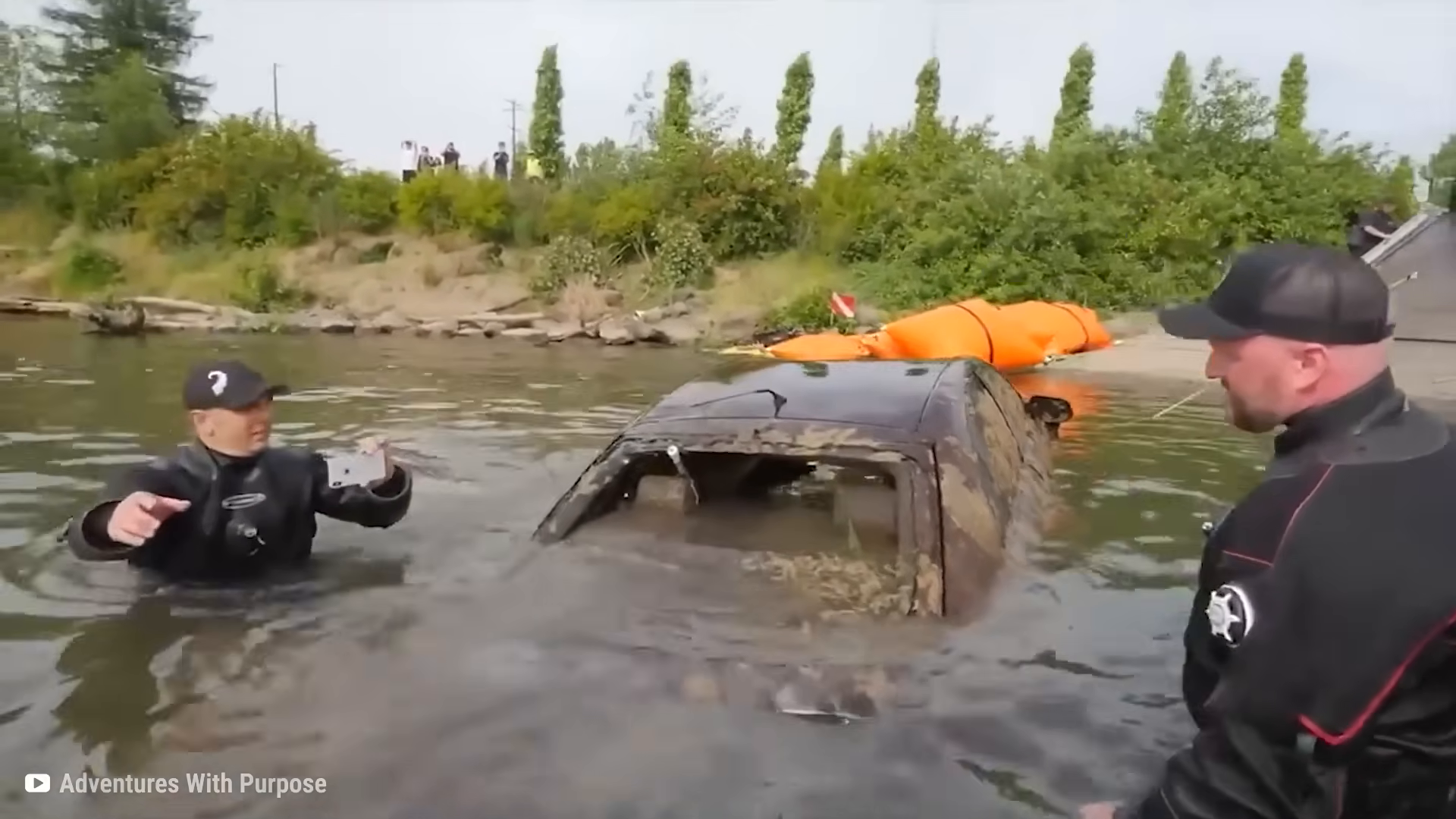 T1004012 Cuando Youtubers Encontraron Algo Aterrador… part2