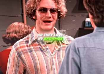 T1737001 The Forman family is preparing for a garage sale.⧸ That ’70s Show #ae #shorts #tvshow #that70sshow part2