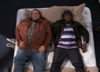 T0336010 Mike Carl Go Mattress Shopping Mike Molly part2