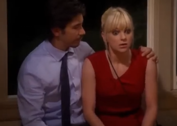 T2033008 Mom Just Friends part2